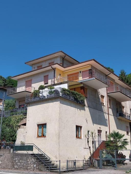 Apartamento Casa Elly Riva di Solto Exterior foto